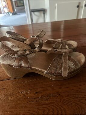 Comfortable Metallic Gold Women's Wedge Sandals